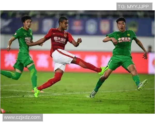 恒大与天津泰达激战正酣比分揭晓引发球迷热议